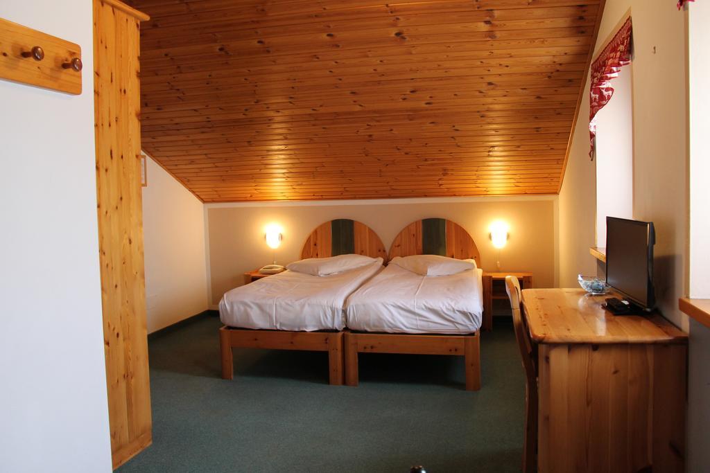Mont Velan Chambres & Restaurant Saint-Oyen Zewnętrze zdjęcie