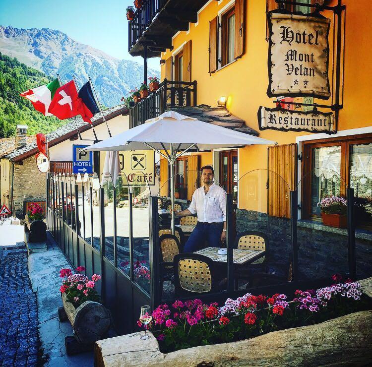 Mont Velan Chambres & Restaurant Saint-Oyen Zewnętrze zdjęcie