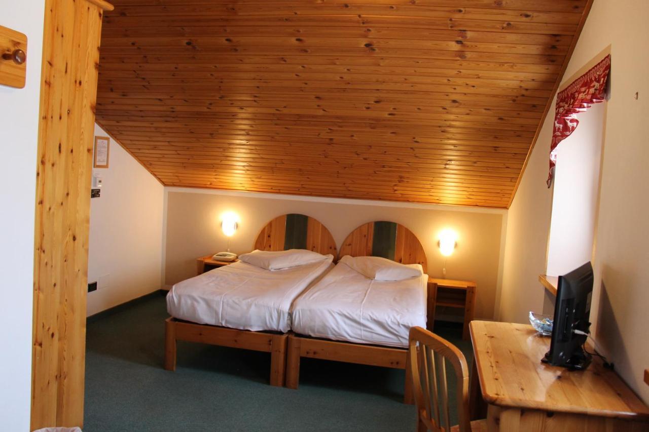 Mont Velan Chambres & Restaurant Saint-Oyen Zewnętrze zdjęcie